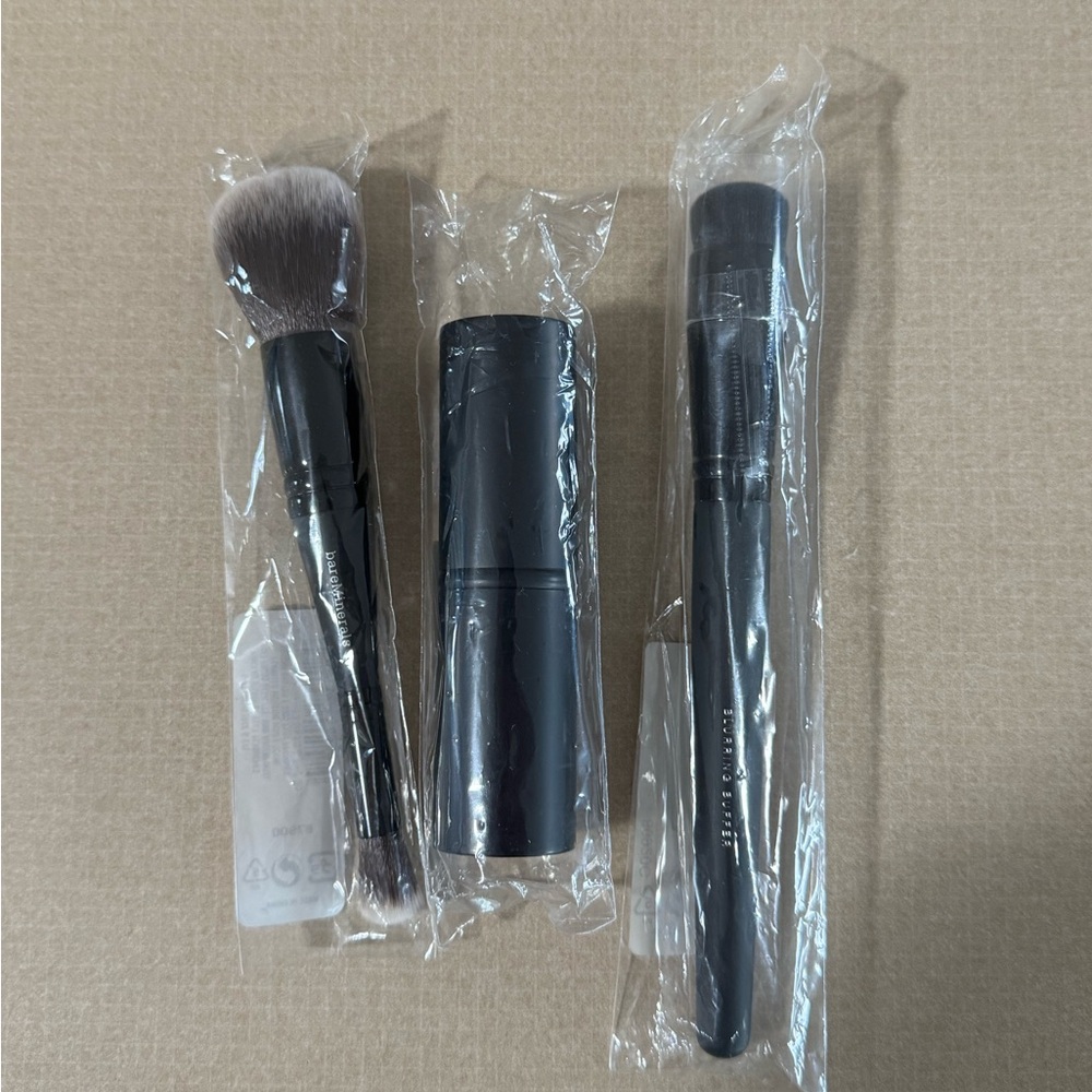 3-piece BARE MINERALS brush set - never been used